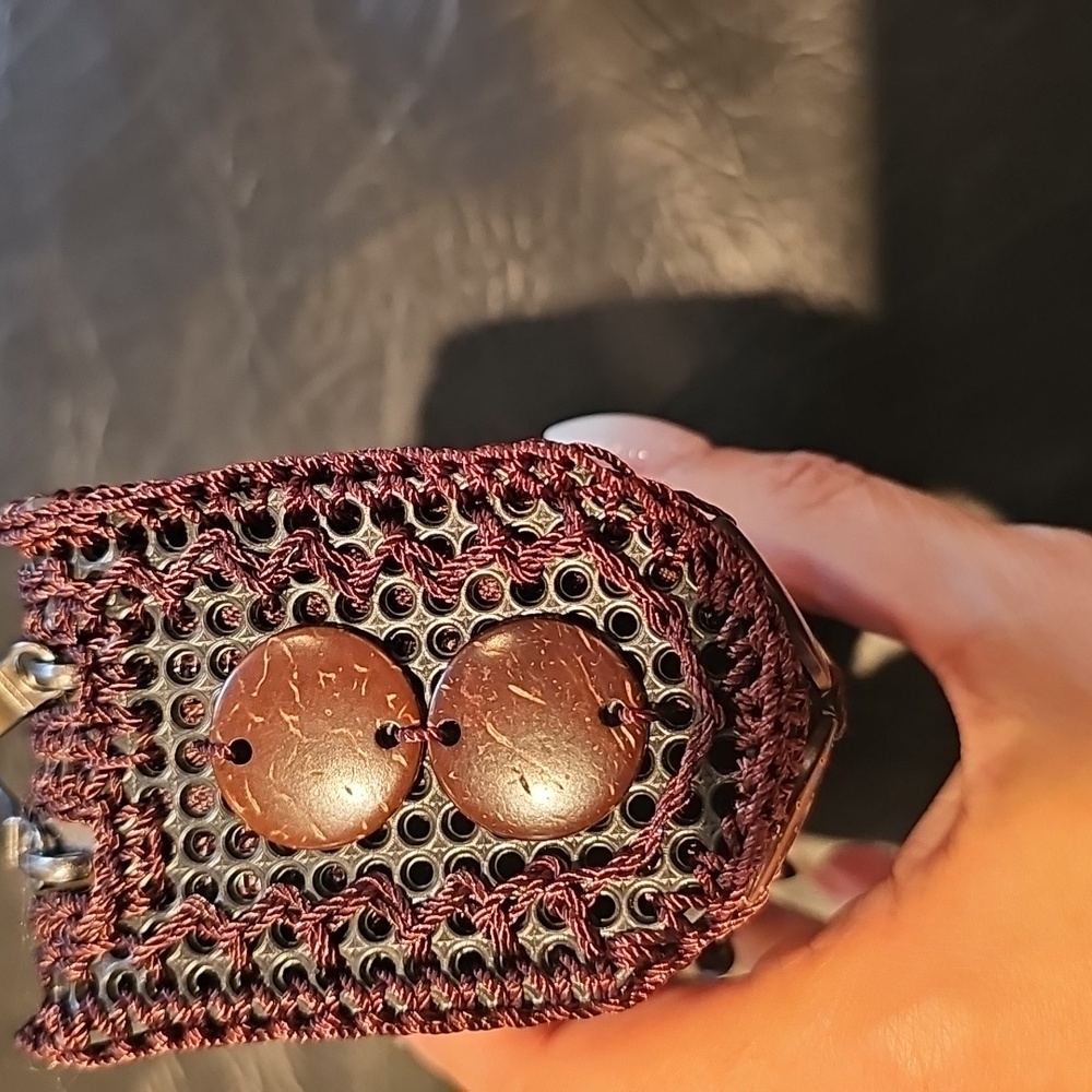 Beaded Shells Floral Clutch - Picture 6 of 7